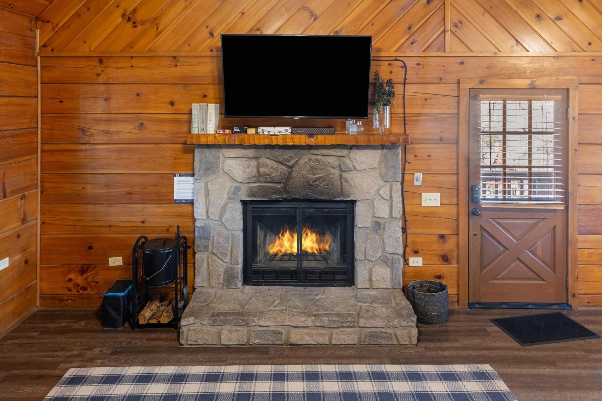 Dudley II By Avantstay Comfortable Cabin W Hot Tub Views Pigeon Forge Eksteriør bilde