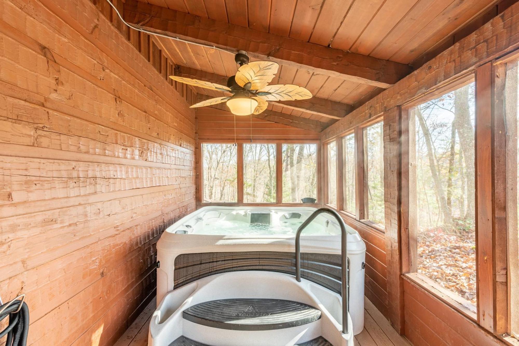 Dudley II By Avantstay Comfortable Cabin W Hot Tub Views Pigeon Forge Eksteriør bilde